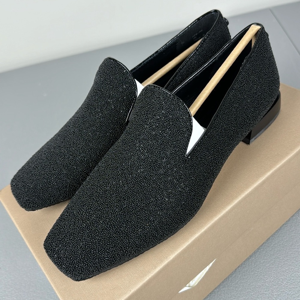 Donald Pliner Adeline Beaded Loafer. Size 8.